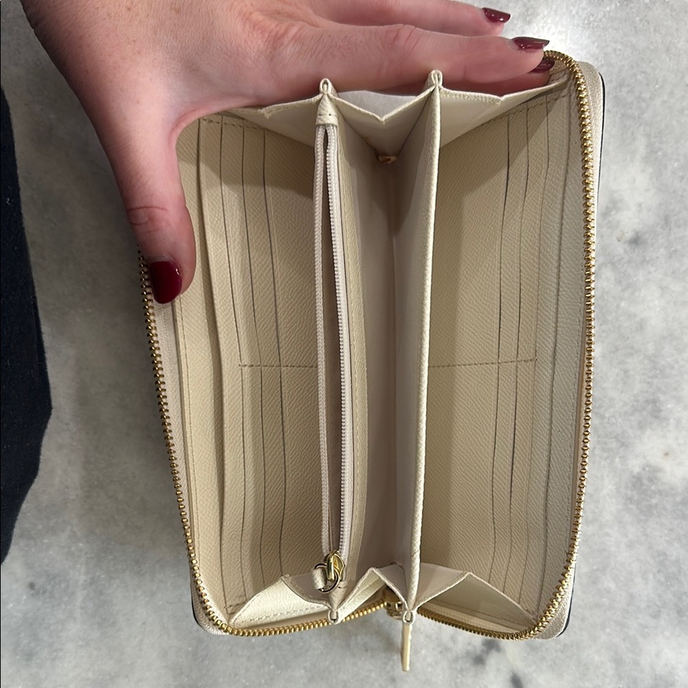 Coach Cream Croc-Embossed Wallet - Picture 3 of 5